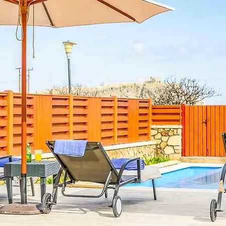 Vila Sleeps 4 Pool Air Con Wifi *