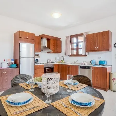 Sleeps 4 Pool Air Con Wifi Villa *