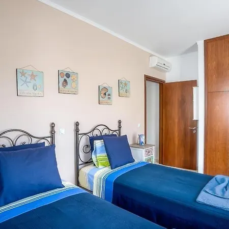 Sleeps 4 Pool Air Con Wifi * Líndos